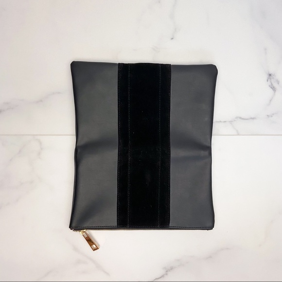 Summer & Rose | Black fold over clutch - Picture 2 of 4